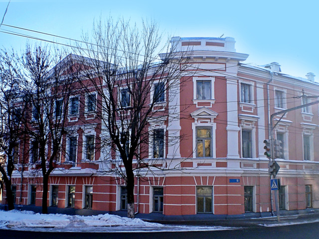Здание Калужского государственного университета (бывшего педагогического) на ул. Ленина