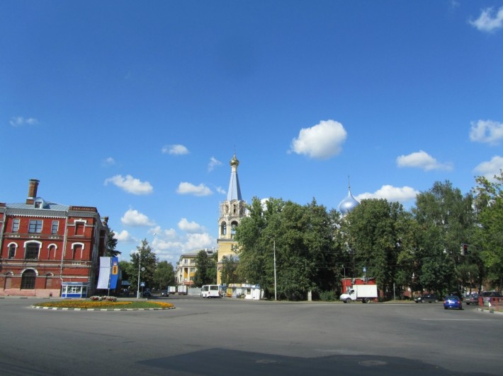 Комсомольская площадь в Красноперекопском районе
