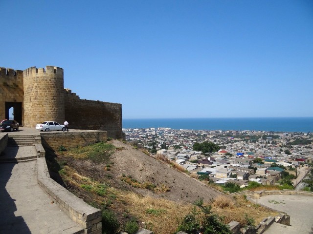 Дербентская крепость и вид на город
