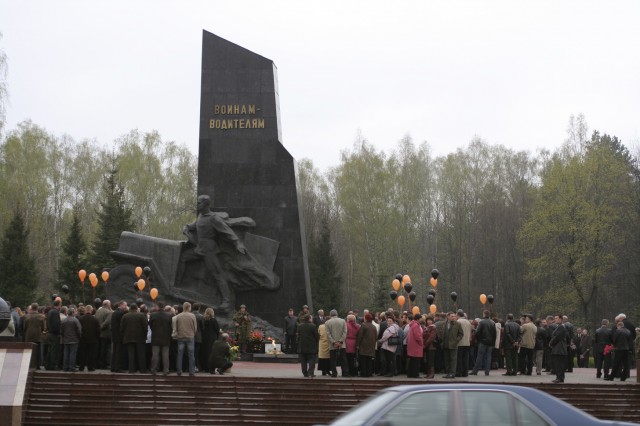 Памятник войнам