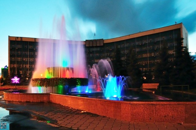 Центральный район - танцующий фонтан у администрации города