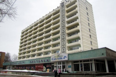 Орнаменты на здании гостиницы "Сыктывкар"