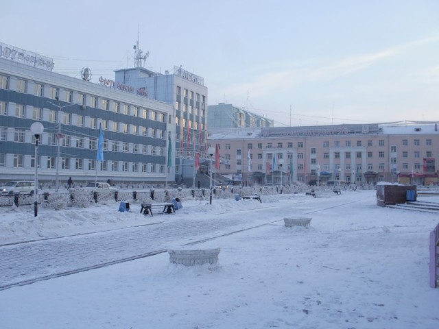 Одна из красивейших площадей города – площадь Орджоникидзе. Именно здесь происходила массовая драка