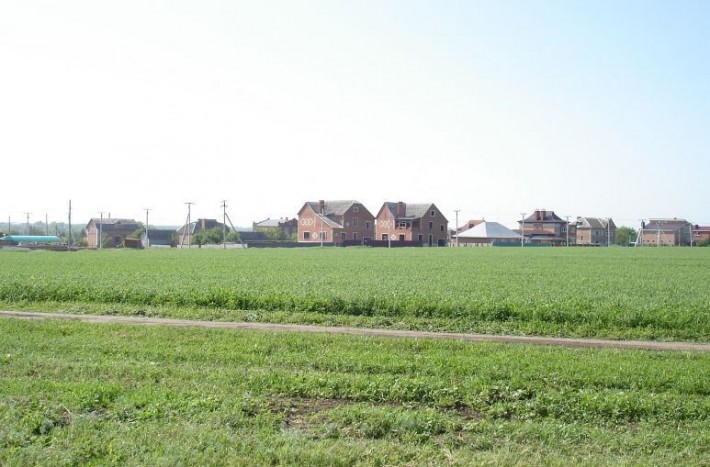 Новые дома в Широчанке, вид со стороны города