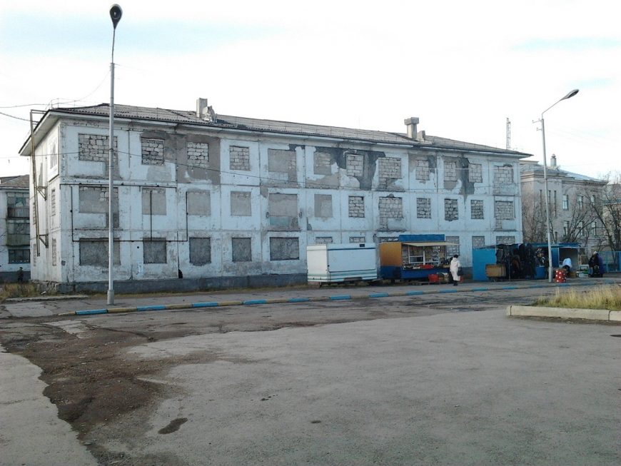 Заброшеный дом в центре города на ул.Ленина