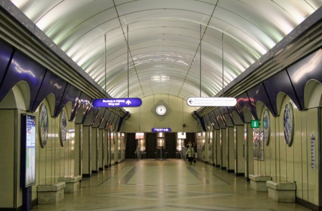 Станция метро "Комендантский проспект"
