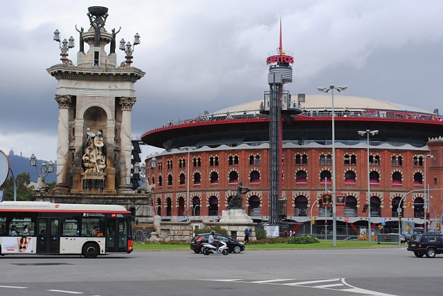 Та самая огромная арена для корриды на площади Испании