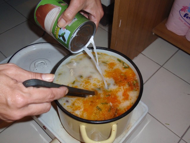 Суп Том Ям собственного приготовления – 100 бат за кастрюльку 