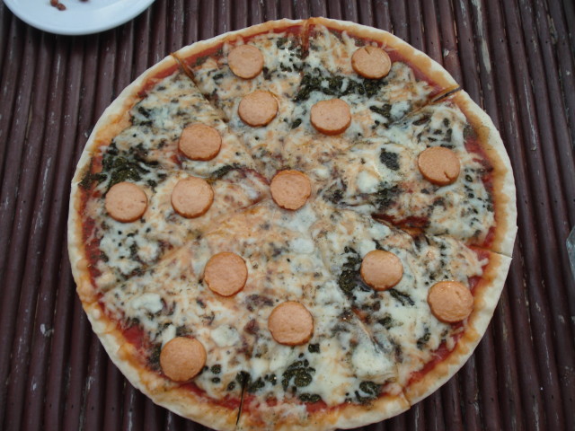 Happy Sihanouk Ville Pizza 7$ 