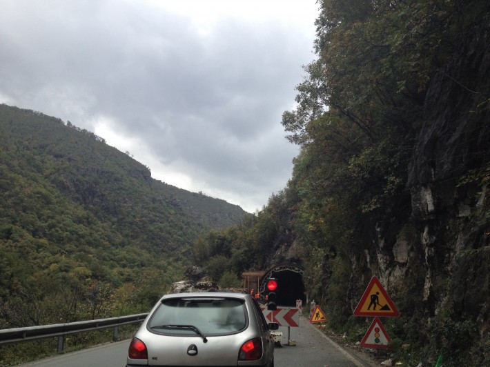 Черногория. Строительство тунеля на пути в Подгорицу