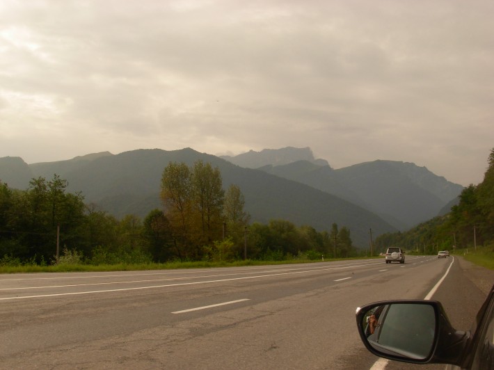 Трасса «Транскам», соединяет Осетию северную с Осетией южной. Качество 4-полоски на лицо