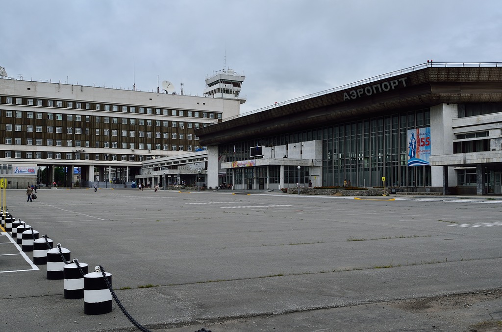 Хабаровский аэропорт сайт. Международный терминал Хабаровского аэропорта. Старый аэропорт Хабаровск.