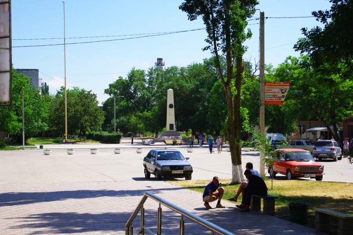 Площадь Героев в Новофедоровке