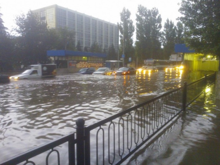 Это не наводнение — так бывает в Саратове после каждого ливня