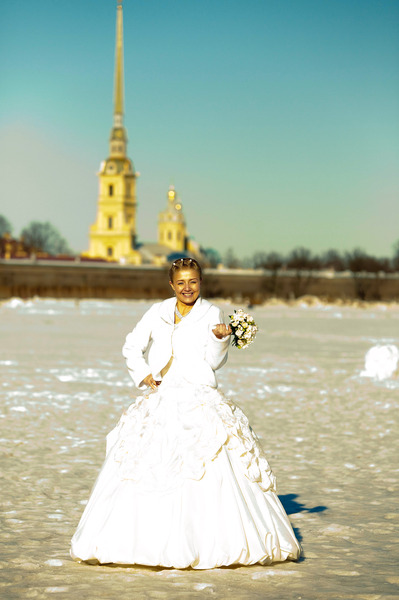 Я в самый знаменательный день нашей свадьбы 16.03.2011. Фото сделано на льду реки Невы