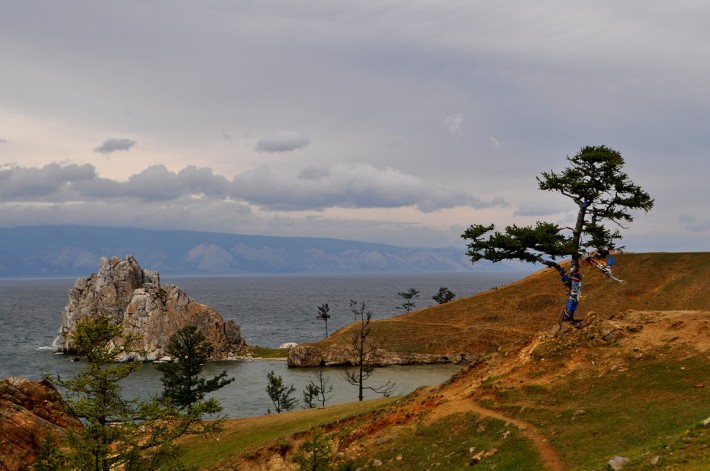 Мыс Бурхан и скала Шаманка- символ Байкала и озера Ольхон