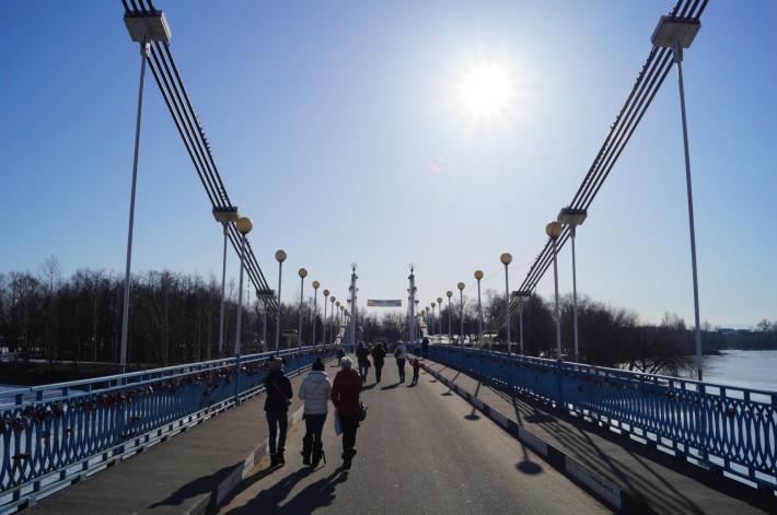 Мост на остров Дамнский в городской парк