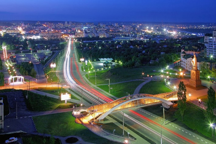 Центральная магистраль города, вид с Харьковской Горы 