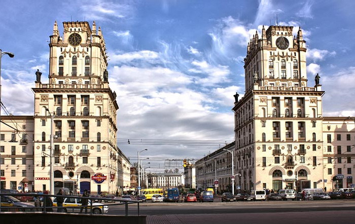 "Ворота Минска", дома-башни на Привокзальной площади