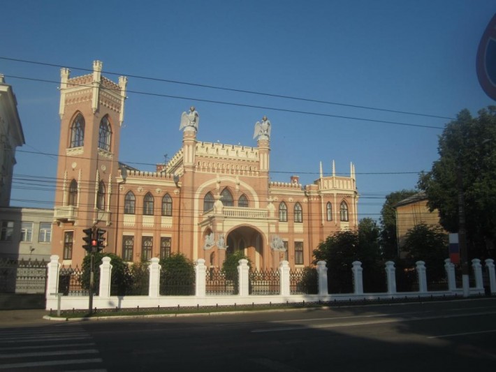 Особняк купца Булычёва — одно из красивейших зданий в городе