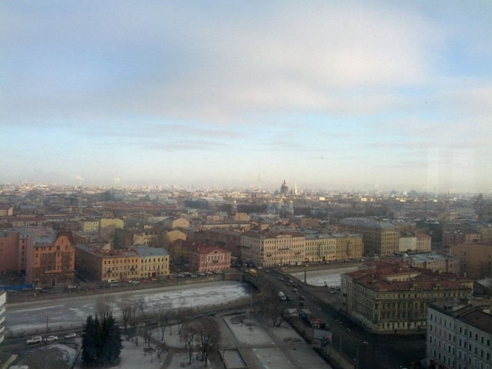 Панорама города в марте