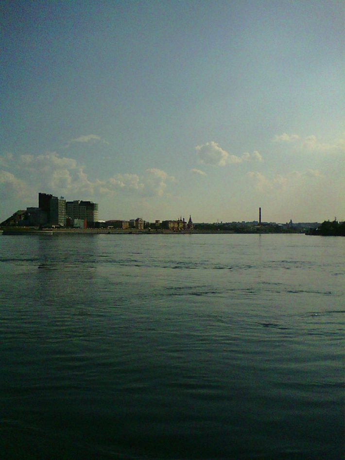 Вид на город из устья реки Ушаковки