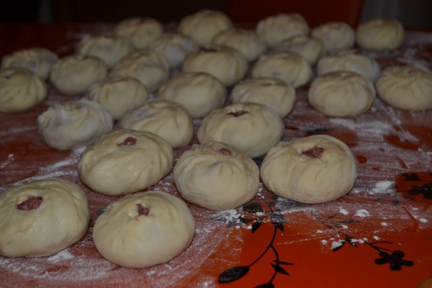 Буузы — монгольское национальное блюдо