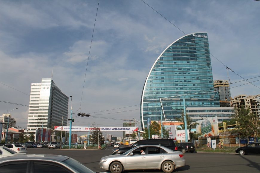 Отель Blue sky на главной площади города